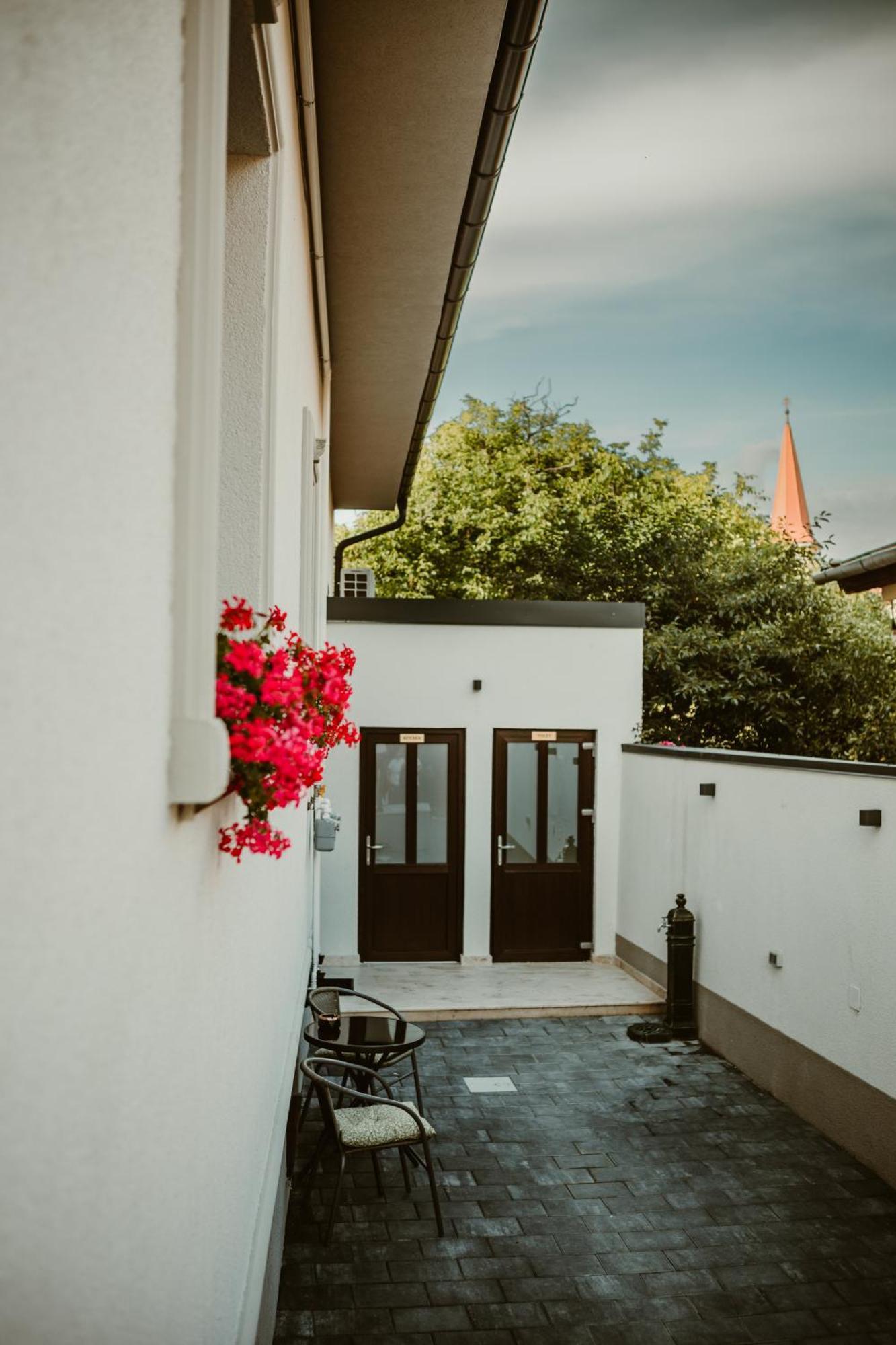 Arini White House Apartment Sibiu Exterior photo