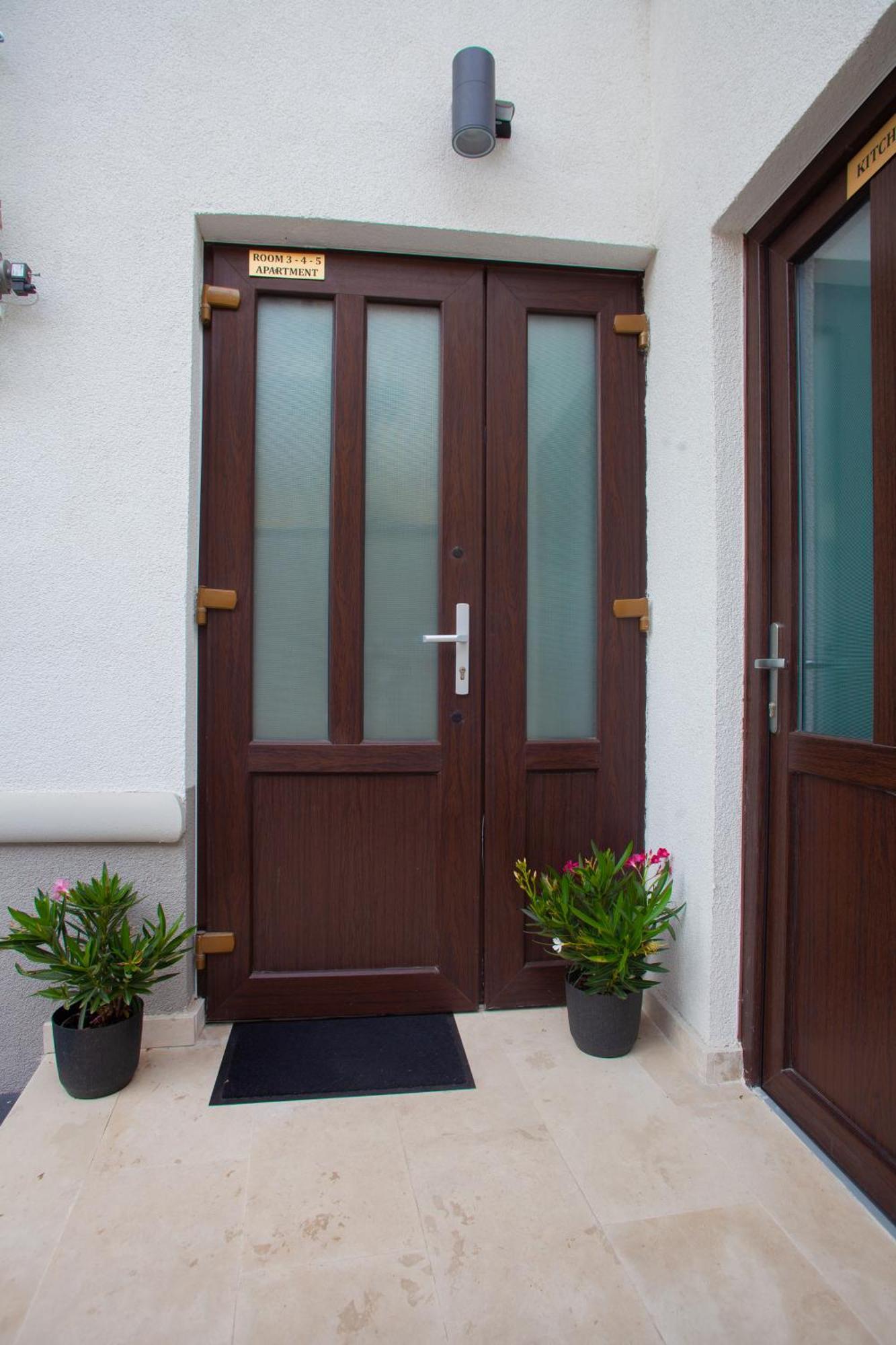 Arini White House Apartment Sibiu Exterior photo